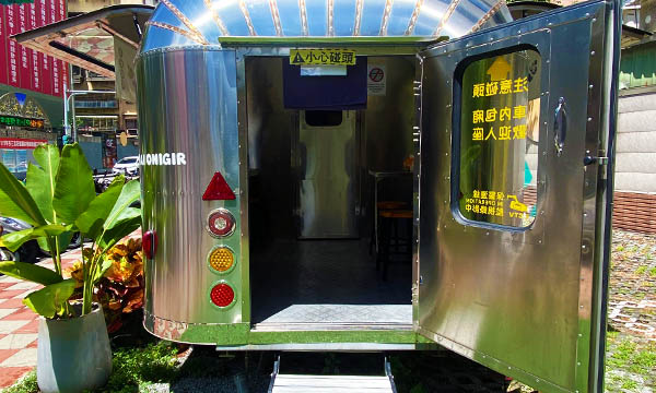 UMAI沖繩飯糰 餐車店