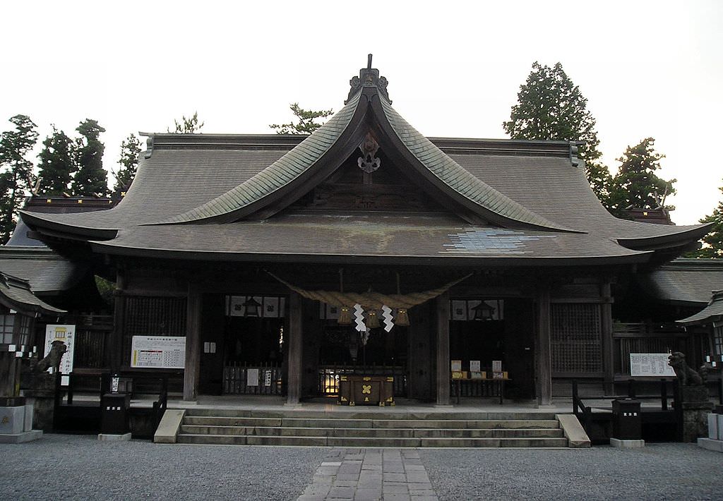 阿蘇神社地震前的拜殿