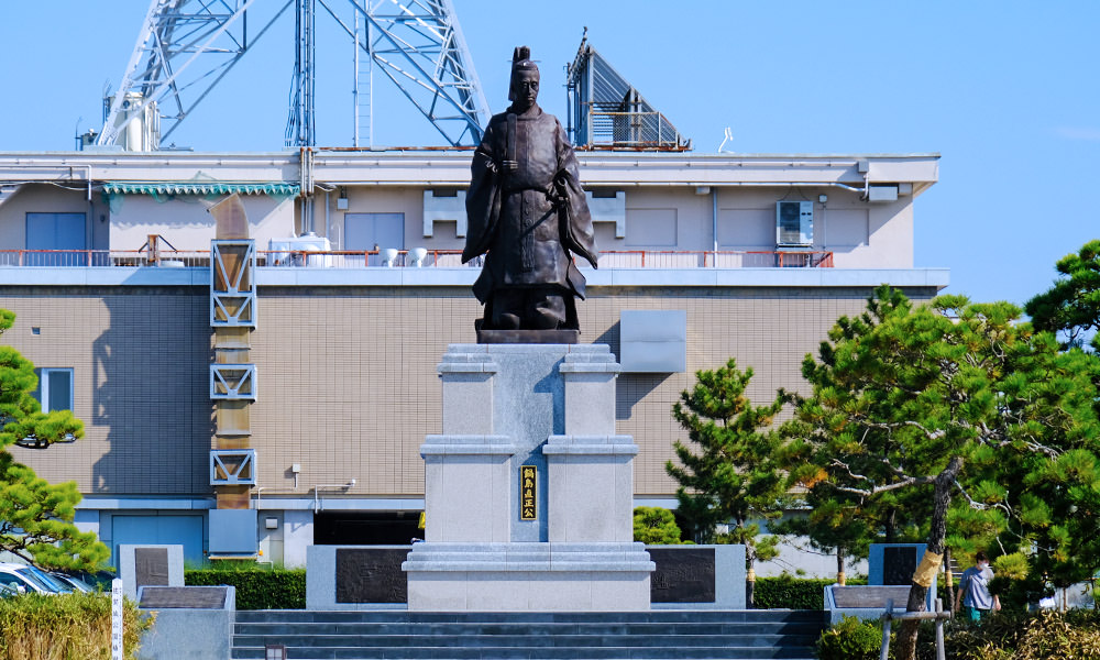佐賀城 鍋島直正銅像