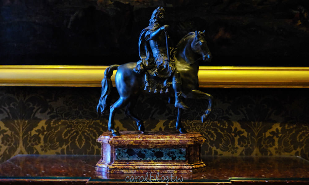 路易十四雕像