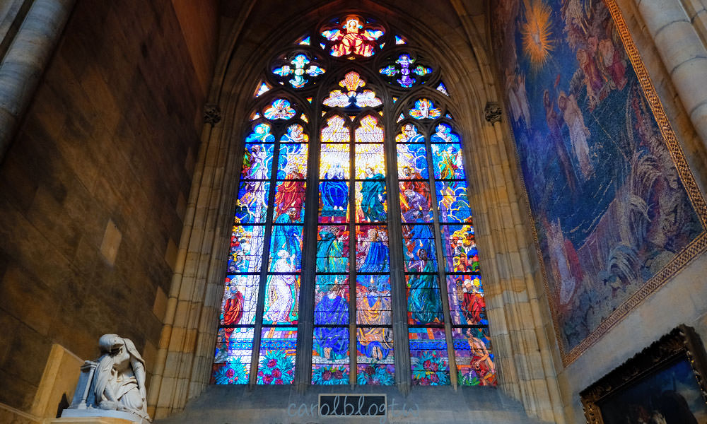 聖維特主教座堂彩繪玻璃