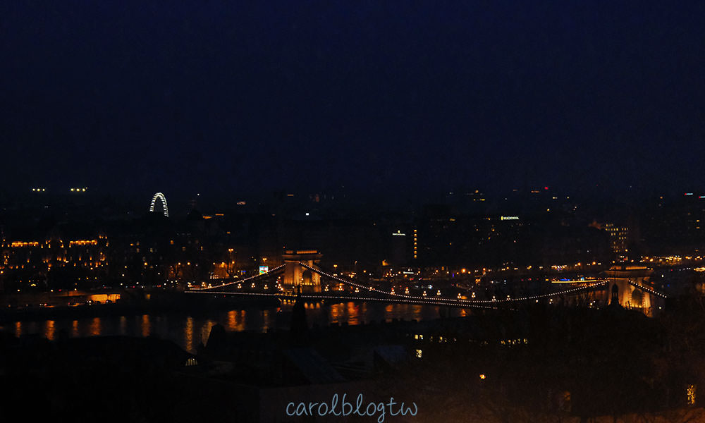 塞切尼鏈橋夜景