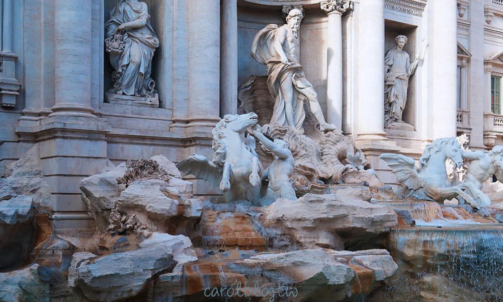 羅馬許願池石灰華雕像