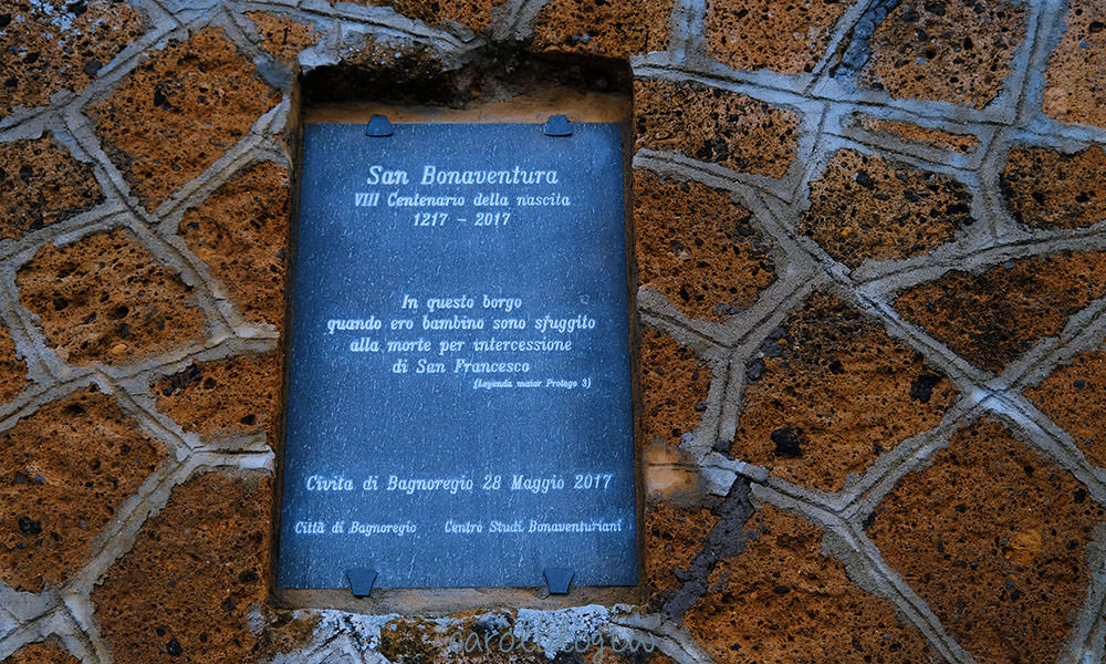 白露里治奧主教紀念石碑